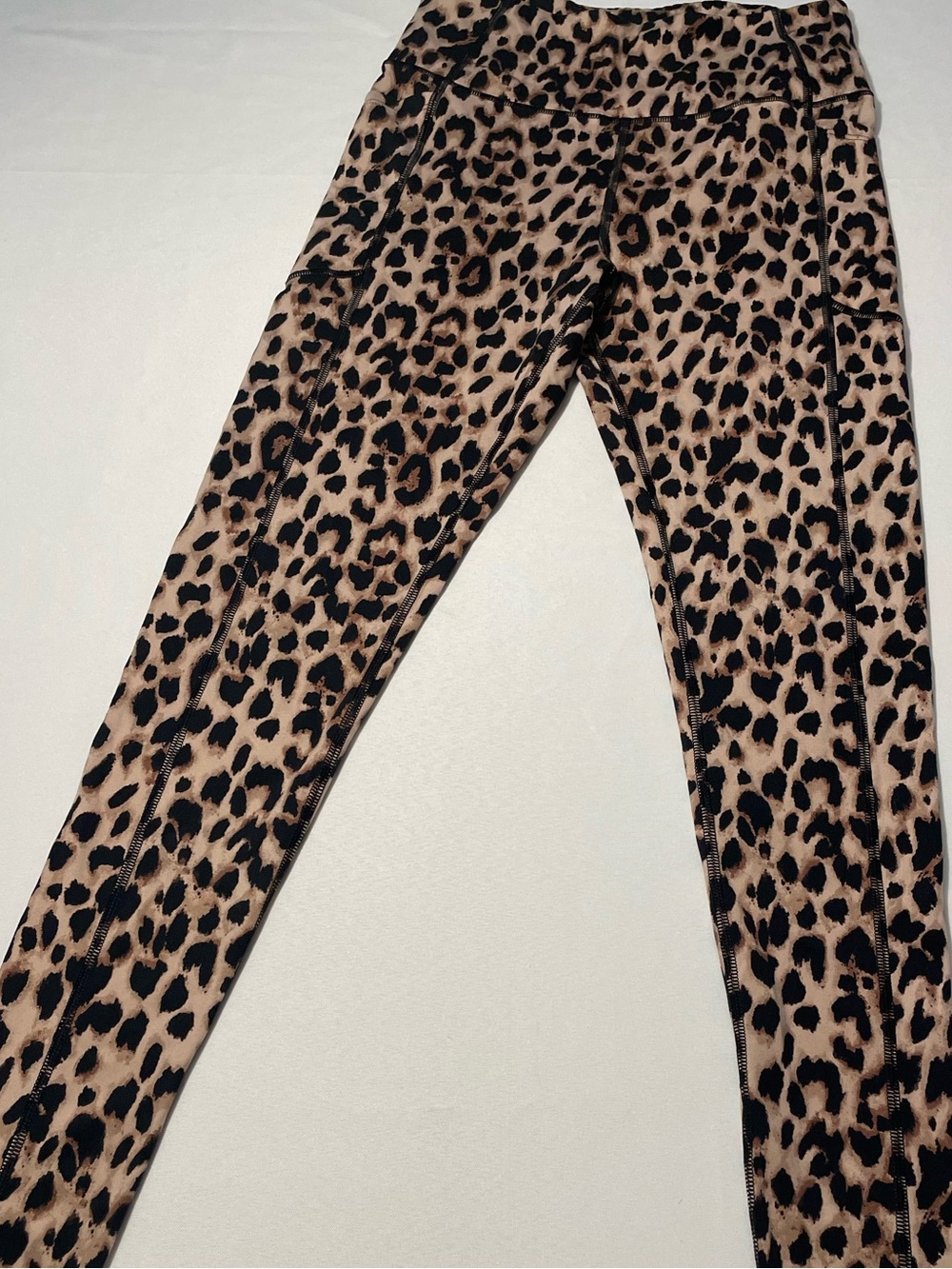 🔥 Victoria’s Secret Leopard Print Leggings Size 8 / M